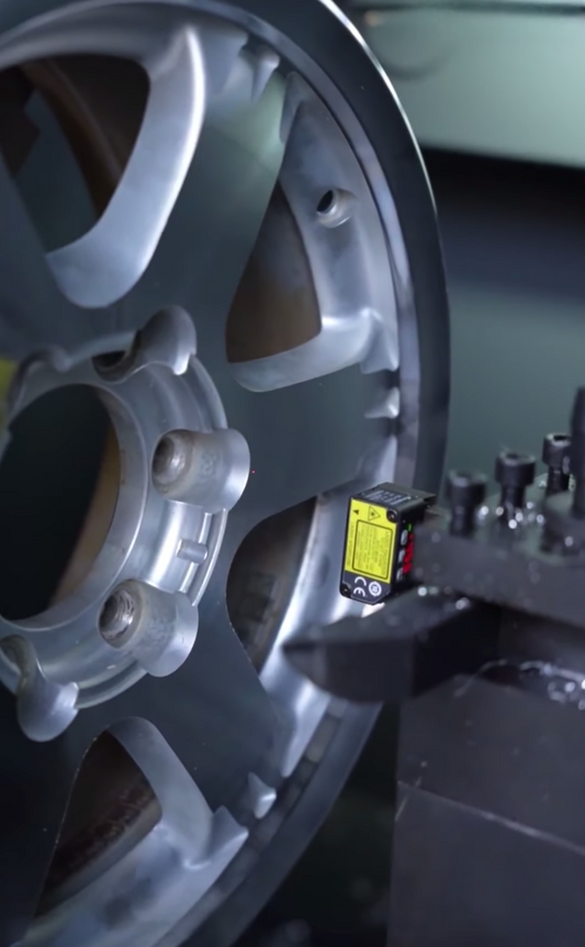 How to use wheel repair machine to fix damaged wheel